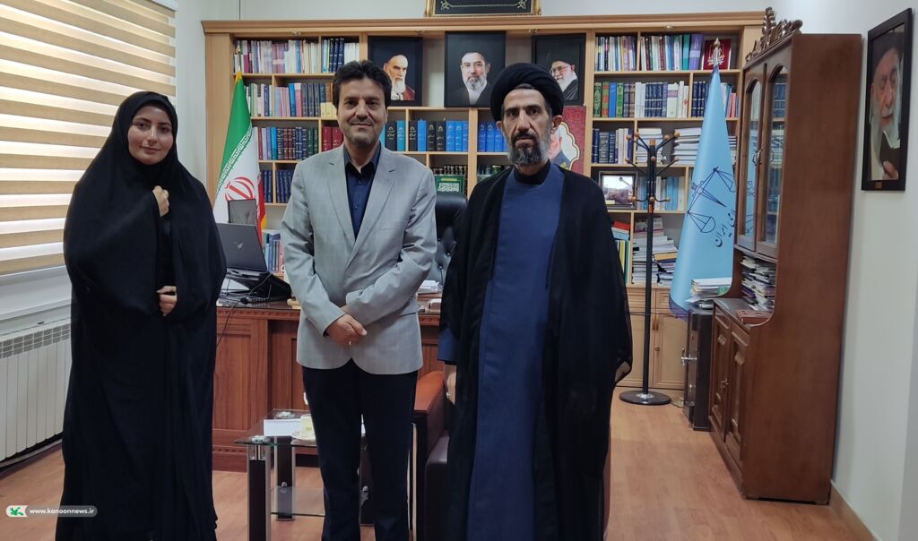 دیدار مدیرکل کانون کردستان با رئیسکل دادگستری استان به مناسبت هفته قوه قضائیه دیدار مدیرکل کانون کردستان با رئیسکل دادگستری استان به مناسبت هفته قوه قضائیه