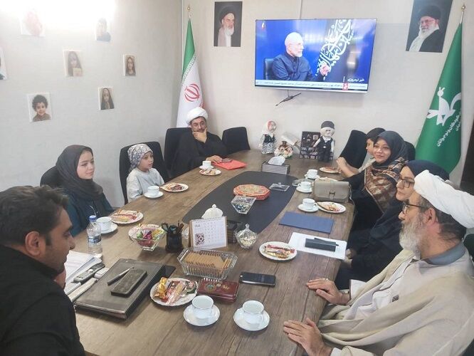 پیوند نسل نو با ادبیات؛ میزبانی گرم مدیرکل کانون استان اصفهان از ستارههای باشگاه «قاف» پیوند نسل نو با ادبیات؛ میزبانی گرم مدیرکل کانون استان اصفهان از ستارههای باشگاه «قاف»
