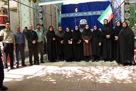 ادای احترام کارکنان کانون کرمان به شهید ایران