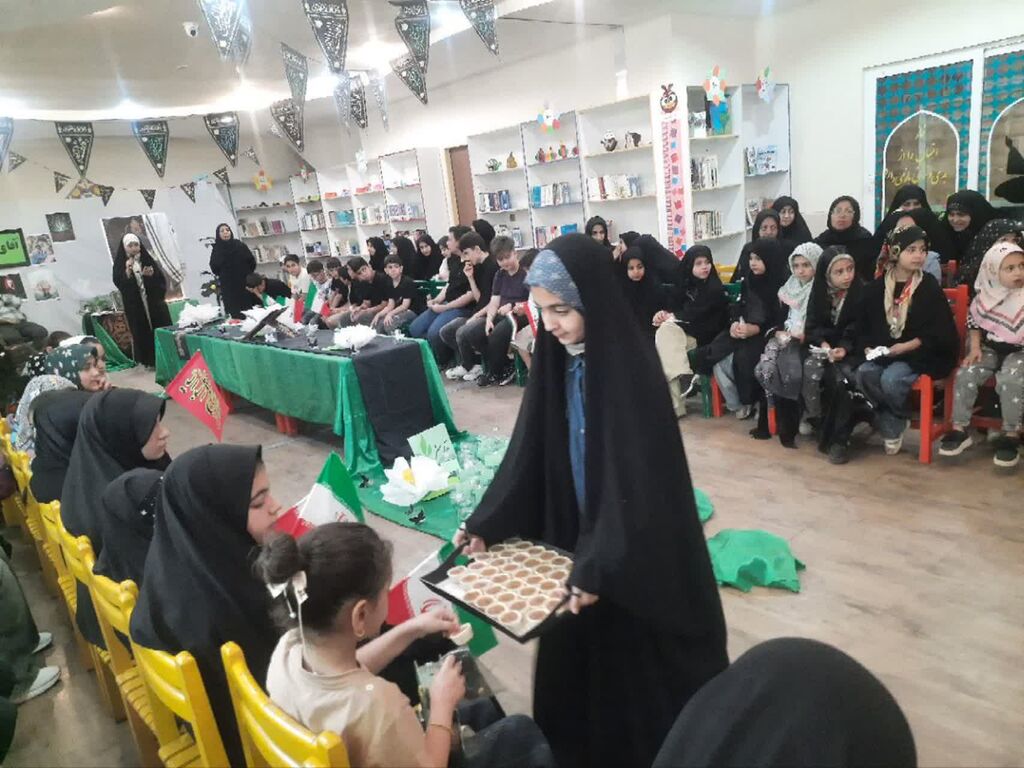 ویژه برنامه «جاماندگان تشییع رهبر شهید» در مجتمع شهید فرخی کانون ارومیه برگزار شد ویژه برنامه «جاماندگان تشییع رهبر شهید» در مجتمع شهید فرخی کانون ارومیه برگزار شد