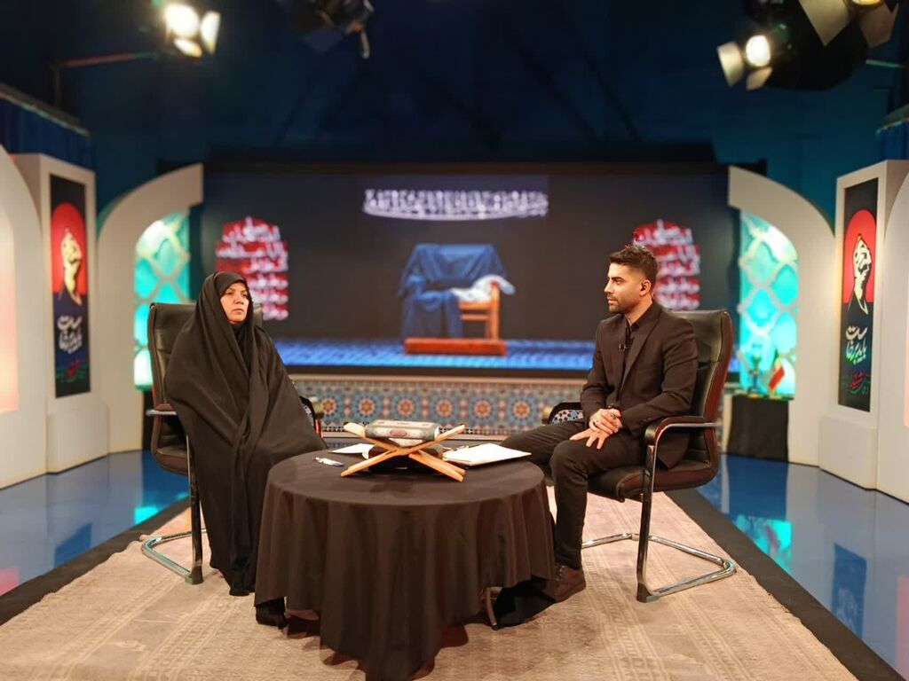 تشریح برنامههای کانون بمناسبت سوگ رهبر شهید در سیمای گلستان تشریح برنامههای کانون بمناسبت سوگ رهبر شهید در سیمای گلستان