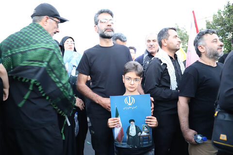 در کنار رهبر شهید؛ روایت حضور گرم کودکان و نوجوانان در آیین تشییع