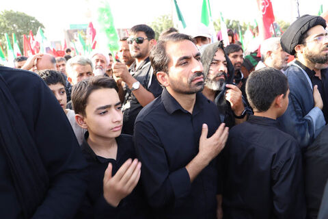 در کنار رهبر شهید؛ روایت حضور گرم کودکان و نوجوانان در آیین تشییع