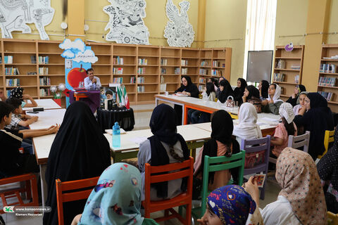 نشست ادبی واژه‌ها در باغ کودکی کانون چهارمحال و بختیاری