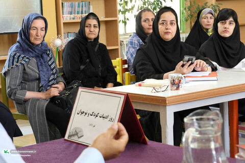 نشست ادبی واژه‌ها در باغ کودکی کانون چهارمحال و بختیاری