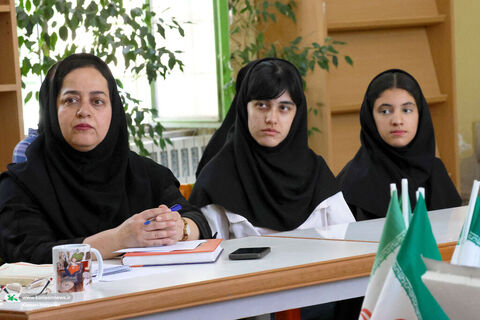 نشست ادبی واژه‌ها در باغ کودکی کانون چهارمحال و بختیاری