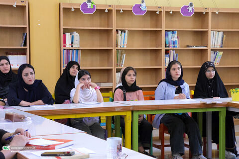 نشست ادبی واژه‌ها در باغ کودکی کانون چهارمحال و بختیاری