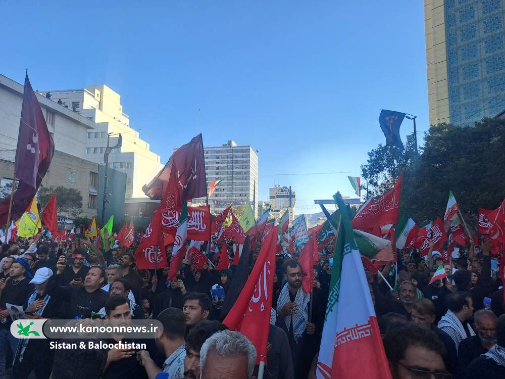 تجدید میثاق مدیرکل کانون سیستان و بلوچستان و همکاران با آرمانهای رهبر شهید در مشهد مقدس تجدید میثاق مدیرکل کانون سیستان و بلوچستان و همکاران با آرمانهای رهبر شهید در مشهد مقدس