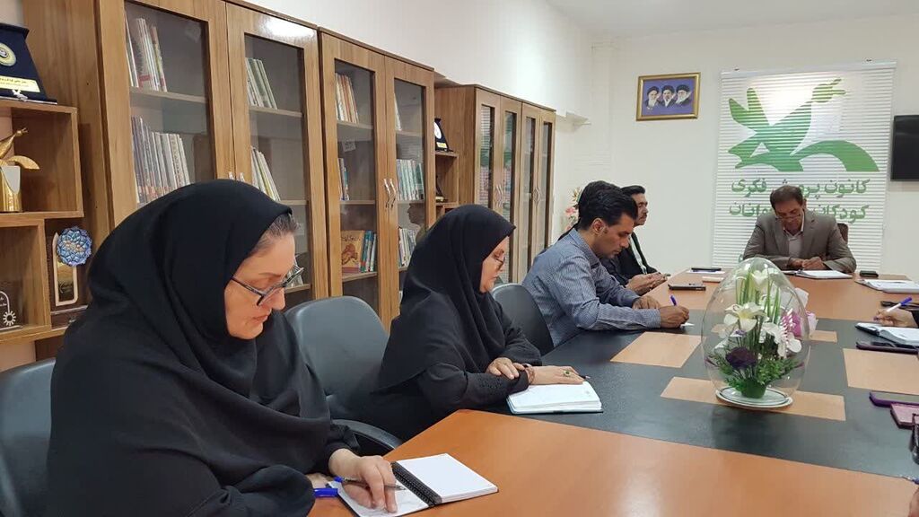 تبیین برنامههای بزرگداشت رهبر شهید در کانون کرمانشاه