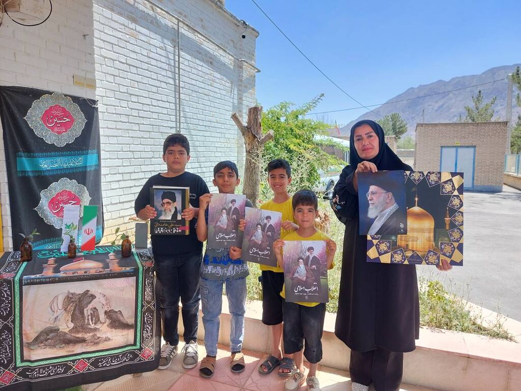 سمنان1405 کانون پرورش فکری میامی با «کاروان خورشید» به استقبال زائران رهبر شهید رفت