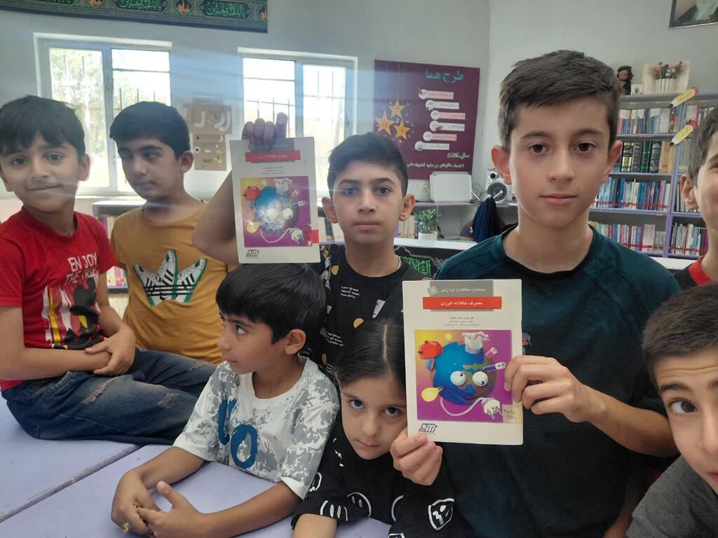 خلاقیت اعضای کانون همدان در اجرای پویش «۲۵ درجه»/ از هنر سرامیک تا مأموران هوشمند انرژی