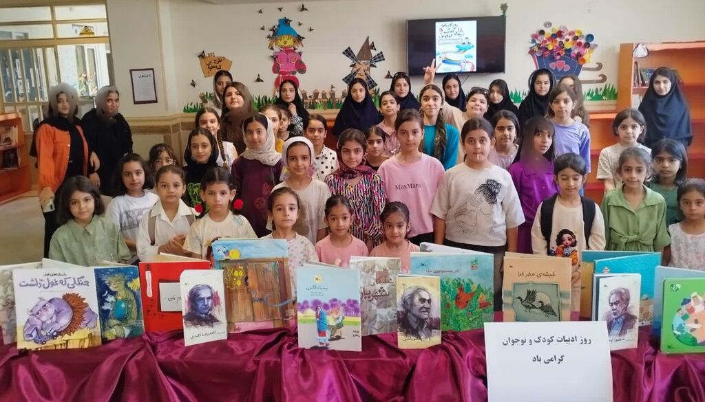 کرمانشاه. مرکز شماره ۱۳. ادبی مرکز شماره ۱۳ کانون کرمانشاه میزبان فعالیتهای فرهنگی و ادبی شد