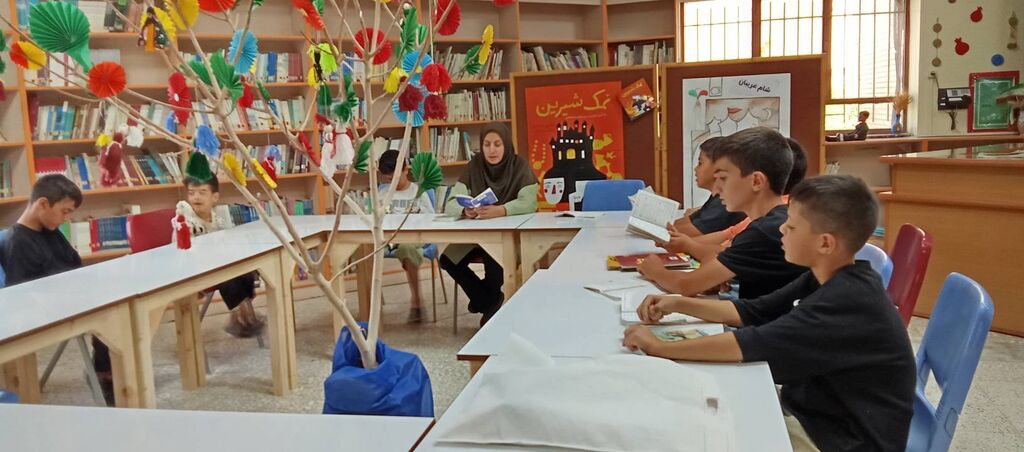 اجرای کارگاههای متنوع فرهنگی، هنری، ادبی و دینی در کانون پرورش فکری میامی