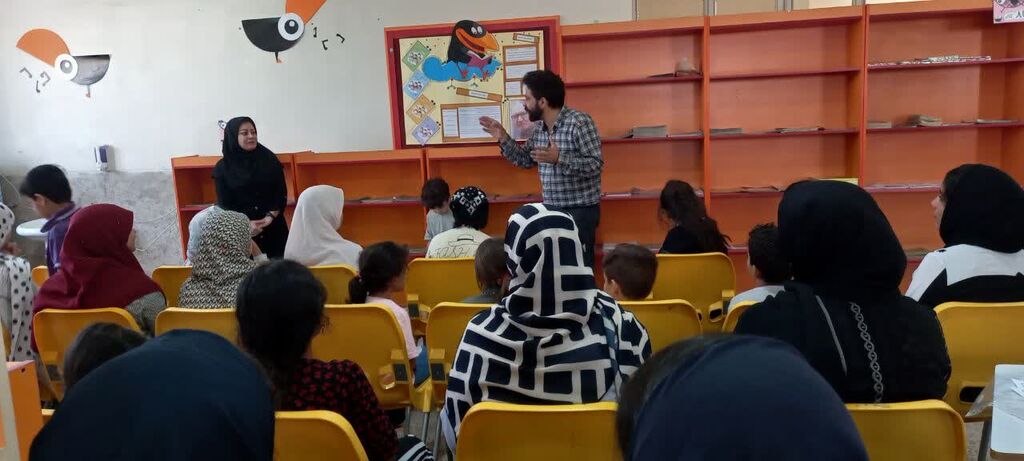 ویژهبرنامه بزرگداشت مهدی آذریزدی در مرکز شماره ۱۱ کانون کرمانشاه برگزار شد