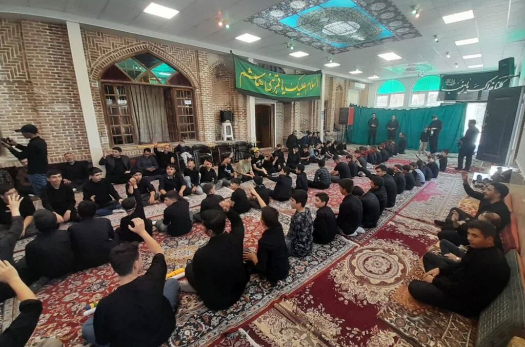 میزبانی مراکز فرهنگی کانون استان از جاماندگان مراسم تشییع آقای شهید ایران
