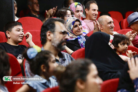 نمایش این همه تلق و ملق