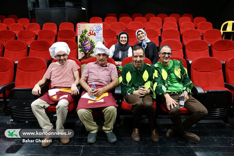 نمایش این همه تلق و ملق