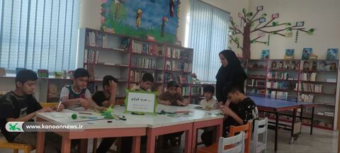 دست‌سازه‌های حسینی اعضای کانون لرستان برای کودکان زائر اربعین