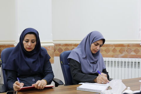 نشست مدیرکل با مسئولان مراکز فرهنگی هنری