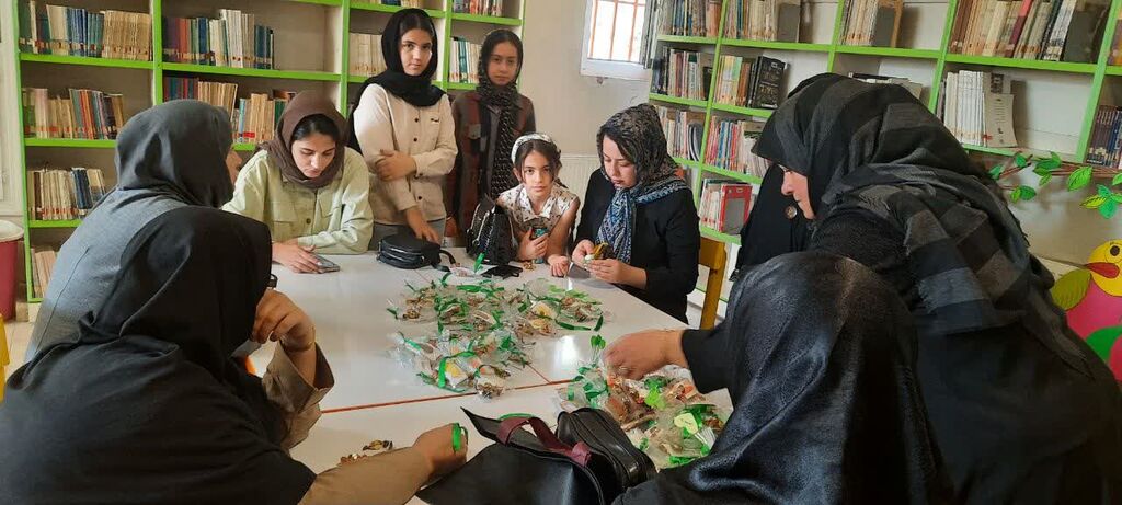 هدیه خوبان استقبال اعضای کانون اسدآباد از پویش "هدیه خوبان"
