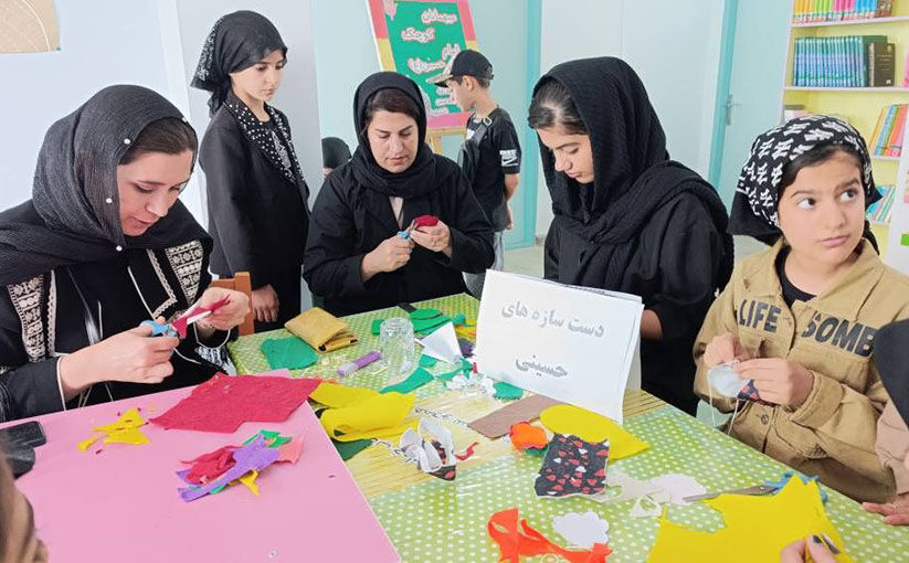 دستسازههای اعضای کانون رضی هدیهای برای زائران پیادهروی اربعین دستسازههای اعضای کانون رضی هدیهای برای زائران پیادهروی اربعین