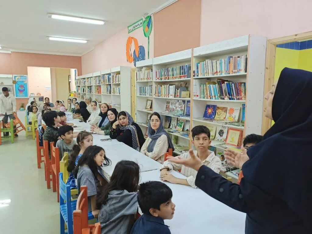آغاز نخستین دوره «باشگاه کتابخوانی خانواده» در مرکز شماره ۴ بندرعباس