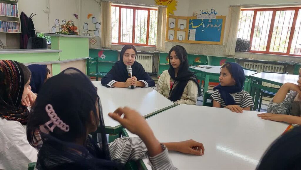 دورهمی با حضور نویسنده جوانرودی در کانون این شهرستان
