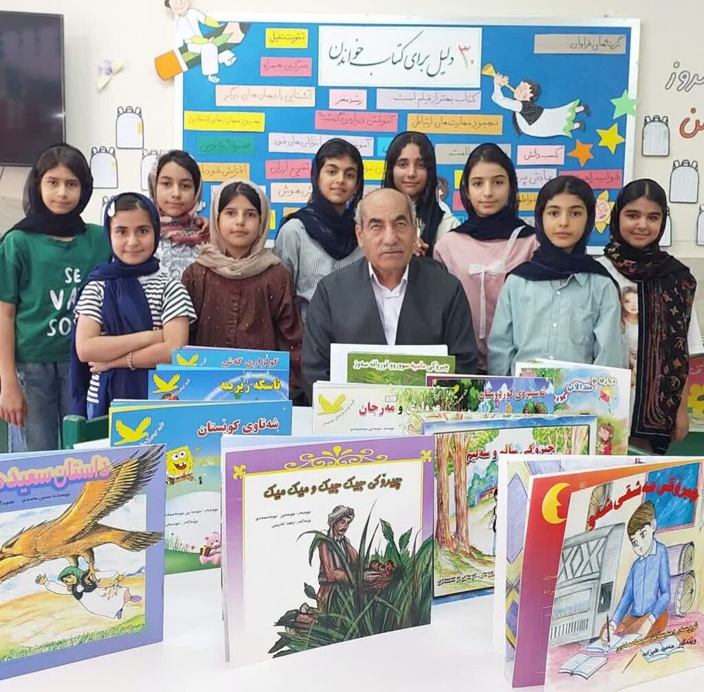 دورهمی با حضور نویسنده جوانرودی در کانون این شهرستان