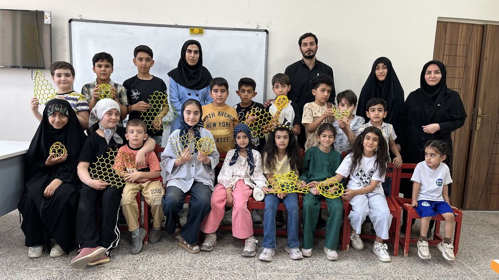 برگزاری کارگاه نانوفناوری در مراکز ۳ و ۶ کانون همدان