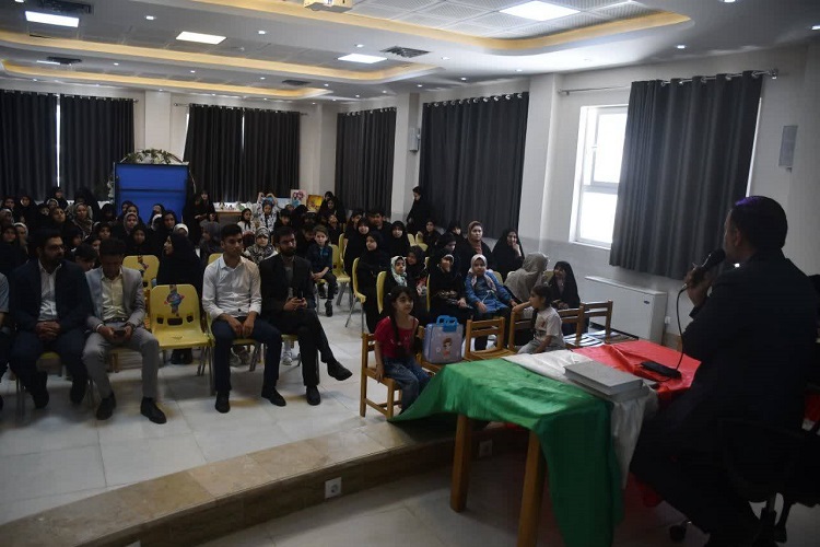در آیینی باشکوه از دانشآموزان برگزیده دهاقان تقدیر شد