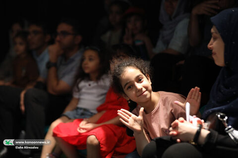 نمایش «می‌خوام به دنیا بیام»