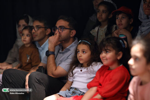 نمایش «می‌خوام به دنیا بیام»