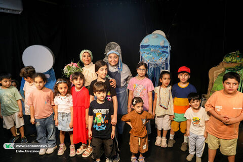 نمایش «می‌خوام به دنیا بیام»