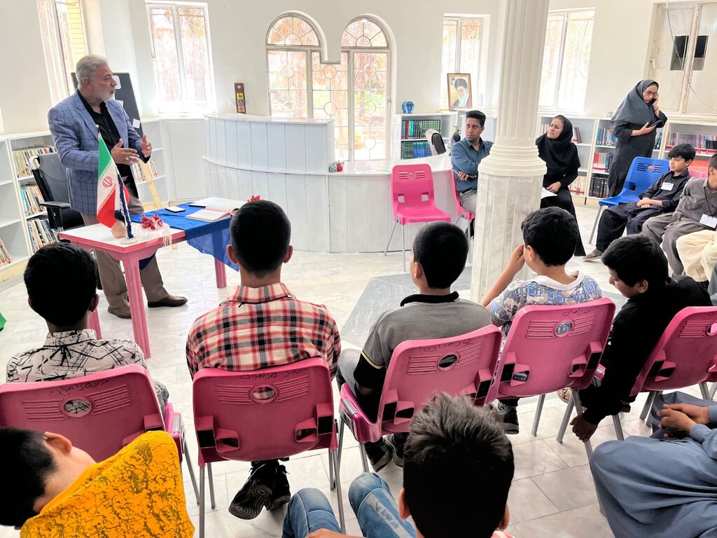اعضای کودک و نوجوان کانون در زاهدان در ویژهبرنامه «همیاران طبیعت» سفیران حفاظت از محیط زیست شدند