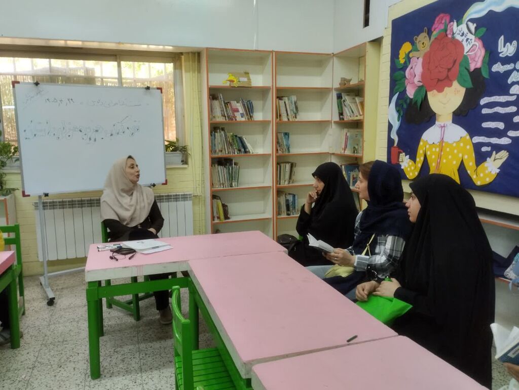 دورهمی با طعم کتاب «یک دورهمی فرهنگی با طعم کتاب» در مرکز شماره ۴ مشهد
