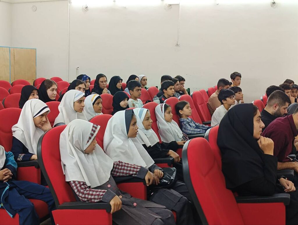 برگزاری ویژهبرنامه «در مسیر نور» در مرکز شماره ۳۲ کانون پرورش فکری کودکان و نوجوانان