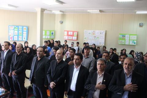 صد و دومین نشست انجمن شعر آفرینش با تلفیقی از نقد ادبی، تقدیر از فعالان فرهنگی و بازدید از آثار تاریخی، گامی مؤثر در تقویت پیوند میان هنر، دین و تاریخ در فضای فرهنگی شهر مهربان برگزار شد.