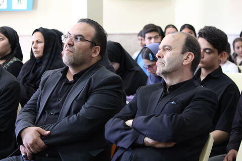 صد و دومین نشست انجمن شعر آفرینش با تلفیقی از نقد ادبی، تقدیر از فعالان فرهنگی و بازدید از آثار تاریخی، گامی مؤثر در تقویت پیوند میان هنر، دین و تاریخ در فضای فرهنگی شهر مهربان برگزار شد.