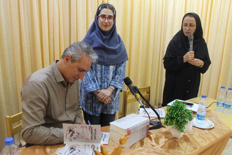 صد و دومین نشست انجمن شعر آفرینش با تلفیقی از نقد ادبی، تقدیر از فعالان فرهنگی و بازدید از آثار تاریخی، گامی مؤثر در تقویت پیوند میان هنر، دین و تاریخ در فضای فرهنگی شهر مهربان برگزار شد.