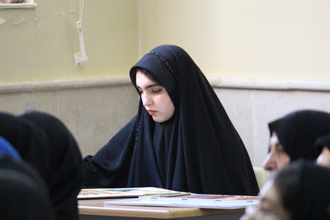 صد و دومین نشست انجمن شعر آفرینش با تلفیقی از نقد ادبی، تقدیر از فعالان فرهنگی و بازدید از آثار تاریخی، گامی مؤثر در تقویت پیوند میان هنر، دین و تاریخ در فضای فرهنگی شهر مهربان برگزار شد.