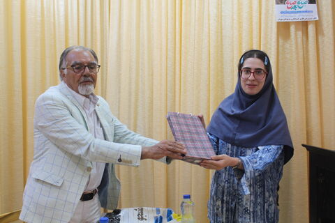 صد و دومین نشست انجمن شعر آفرینش با تلفیقی از نقد ادبی، تقدیر از فعالان فرهنگی و بازدید از آثار تاریخی، گامی مؤثر در تقویت پیوند میان هنر، دین و تاریخ در فضای فرهنگی شهر مهربان برگزار شد.