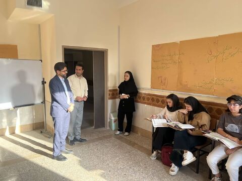 بازدید مدیرکل از کانون زبان