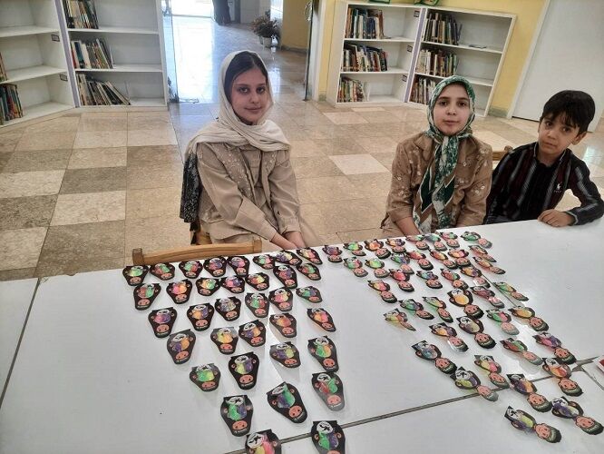 دستهای کوچک، دلهای بزرگ؛ هدیه نوجوانان فریدونشهر به کودکان زائر اربعین دستهای کوچک، دلهای بزرگ؛ هدیه نوجوانان فریدونشهر به کودکان زائر اربعین