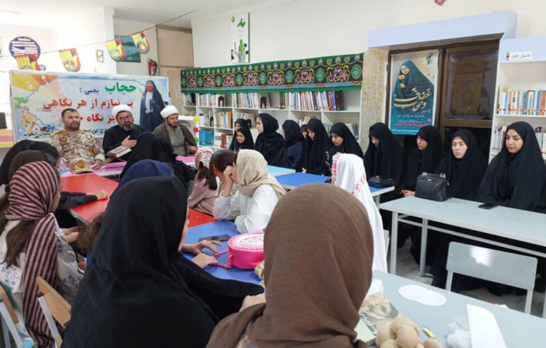 کانون انگوت میزبان نشست تخصصی عفاف و حجاب شد کانون انگوت میزبان نشست تخصصی عفاف و حجاب شد