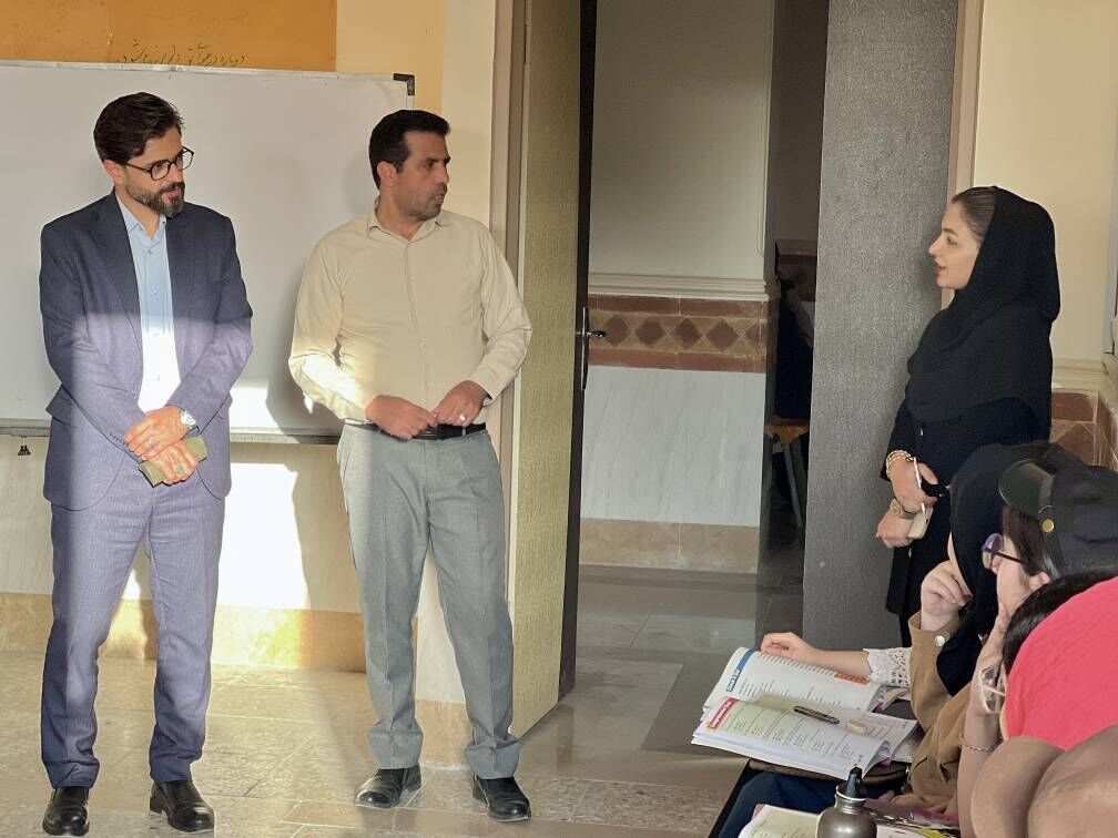 بازدید مدیرکل از کانون زبان رصد میدانی مدیرکل کانون استان از نبض آموزش در کانون زبان
