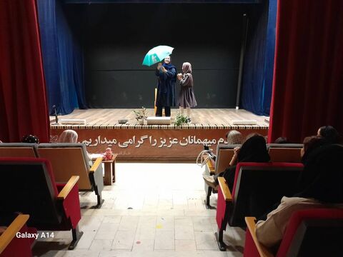 قاب‌هایی از نمایش «نگهبان آسمان» در مراکز کانون استان اردبیل