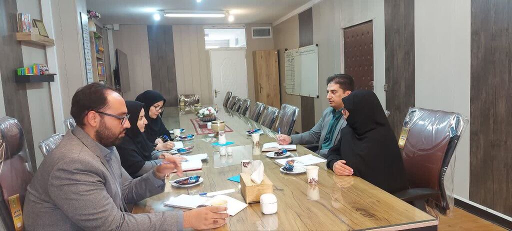 بررسی برنامه‌های سومین جشنواره ملی «رویش» در شورای فرهنگی کانون همدان