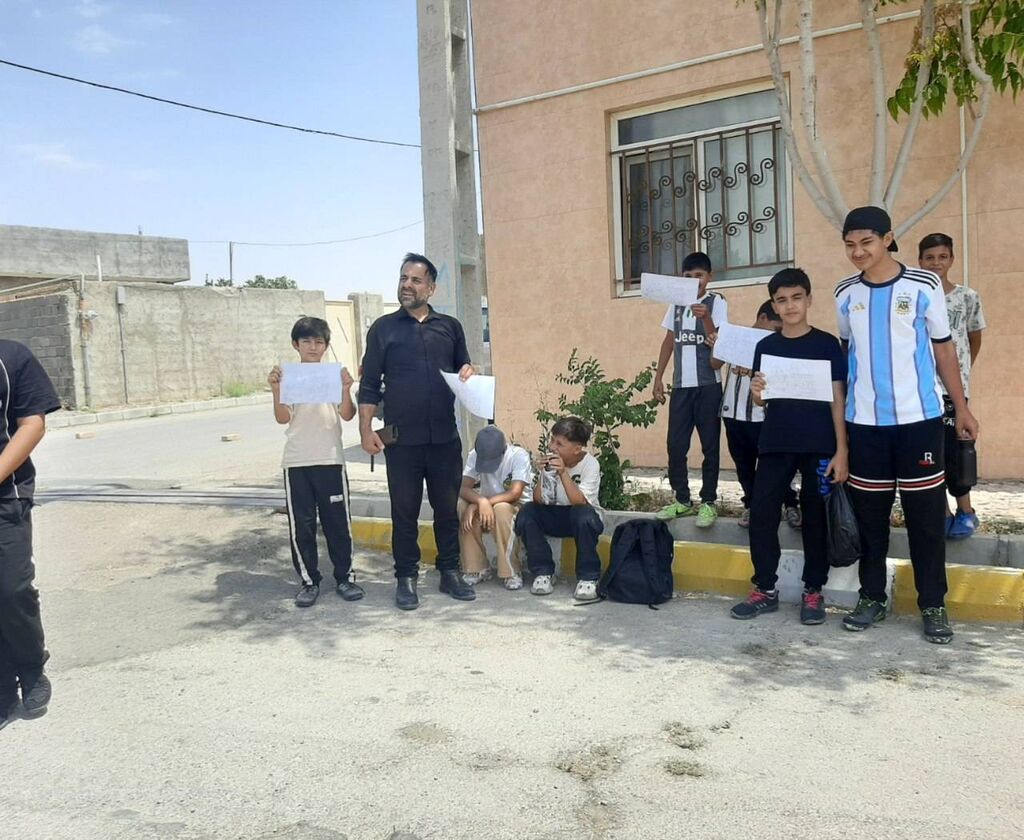 در روستای لاسجرد سمنان، گرما حریفِ اشتیاق کتابخوانی اعضا نشد