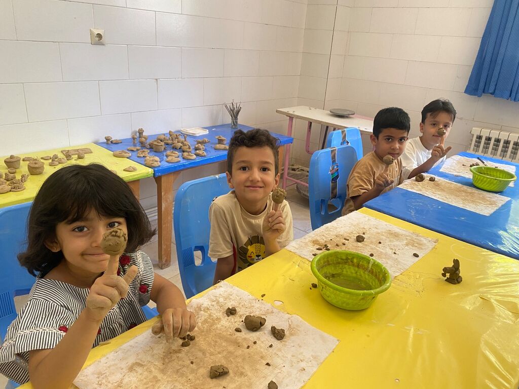 سمنان1405 رقصِ گِل در دستانِ خیال اعضای مرکز بسطام