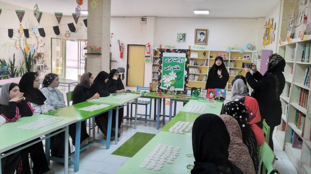 04-ویژهبرنامه «مشق عشق» و نذر فرهنگی اعضای مرکز 5 کانون اردبیل برای میهمانان اربعین از روایتگری عاشورایی تا نذر فرهنگی برای زائران اربعین؛ ویژهبرنامه «مشق عشق» در مرکز شماره ۵ کانون اردبیل اجرا شد